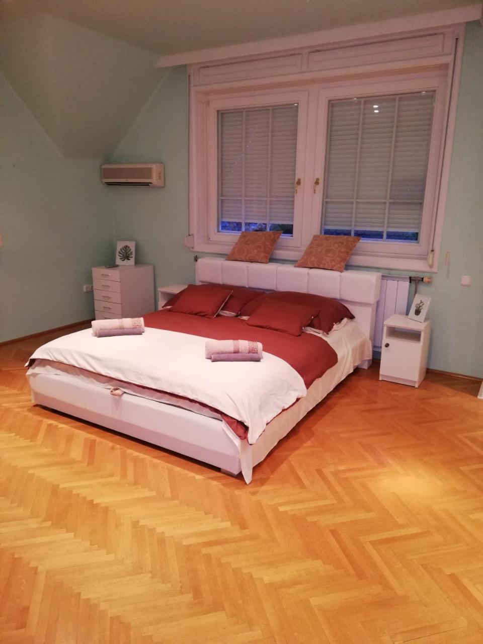 Pero Panzio Bed and Breakfast Debrecen Esterno foto